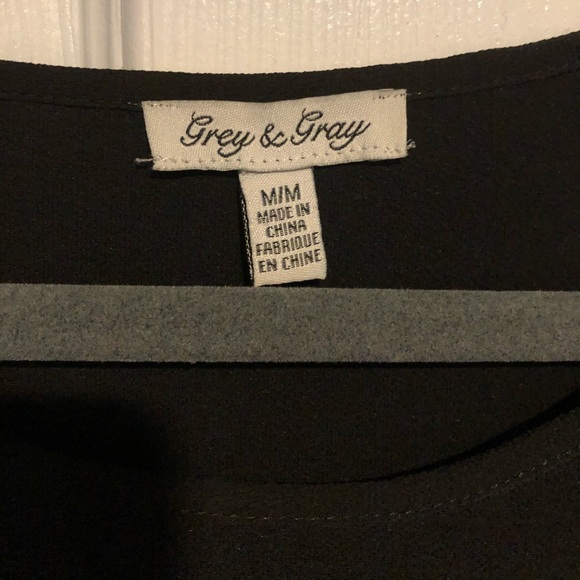 Black top with button detail - Picture 3 of 4